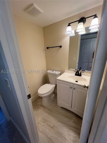 1087 Cornwall E 1087, Boca Raton, FL 33434