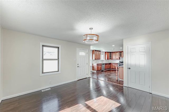 2686 Creve Coeur Mill Road, Maryland Heights, MO 63043