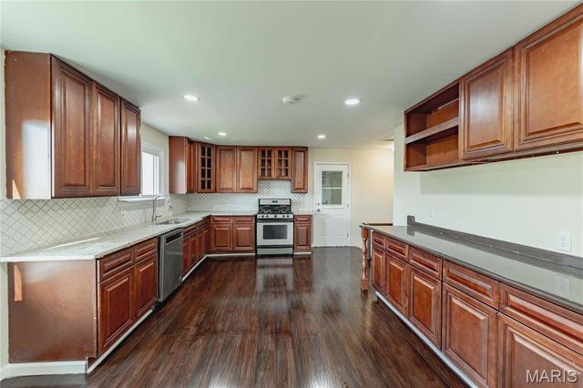 2686 Creve Coeur Mill Road, Maryland Heights, MO 63043