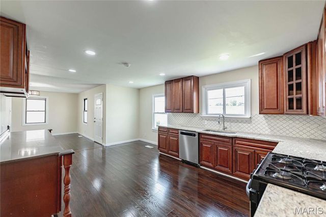 2686 Creve Coeur Mill Road, Maryland Heights, MO 63043