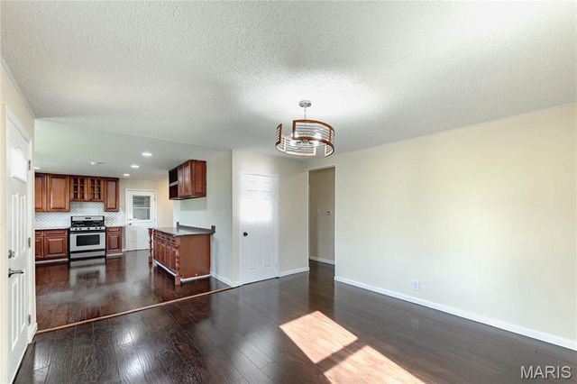 2686 Creve Coeur Mill Road, Maryland Heights, MO 63043