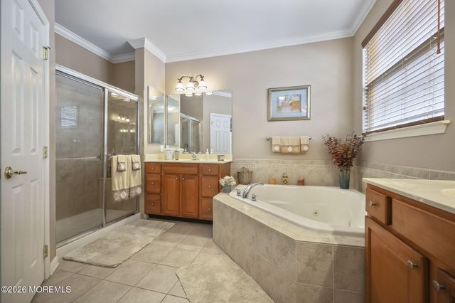 17 Silver Charm Road, Manalapan, NJ 07726