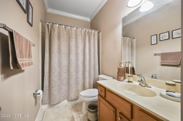 17 Silver Charm Road, Manalapan, NJ 07726