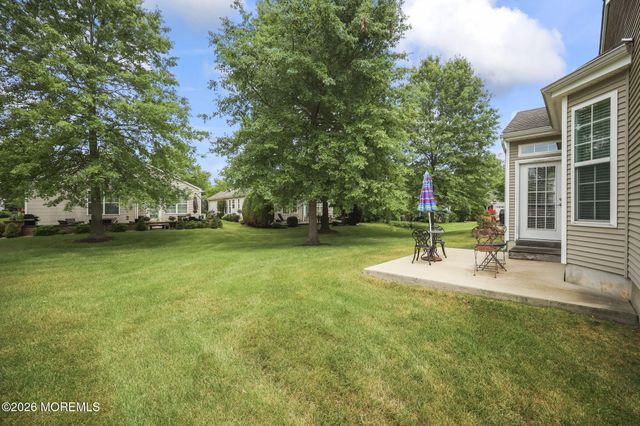 17 Silver Charm Road, Manalapan, NJ 07726