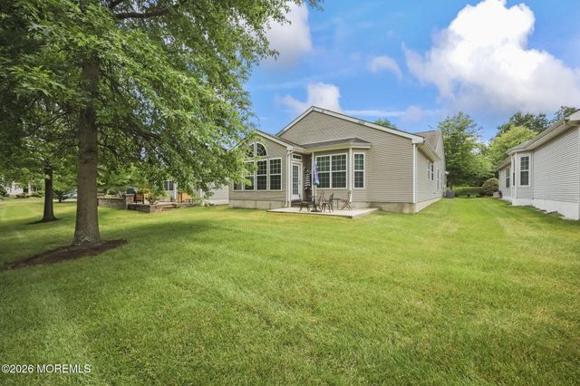 17 Silver Charm Road, Manalapan, NJ 07726