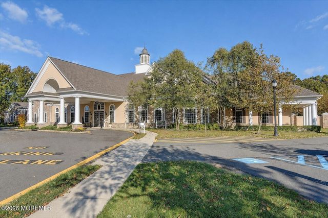 17 Silver Charm Road, Manalapan, NJ 07726