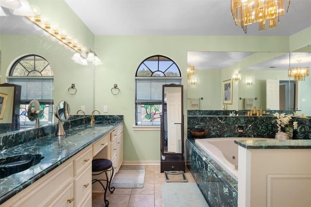 104 N Hickory Lane, Columbus, TX 78934