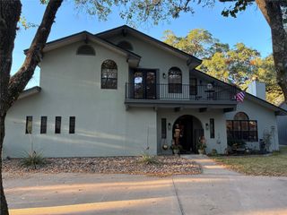 104 N Hickory Lane, Columbus, TX 78934