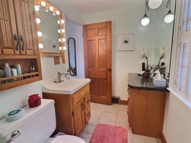 1002 SW Kenworthy Drive, Ankeny, IA 50023