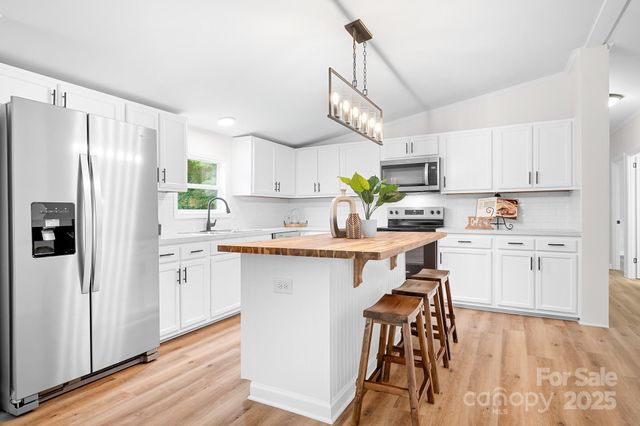 136 Ridge Creek Drive, Troutman, NC 28166