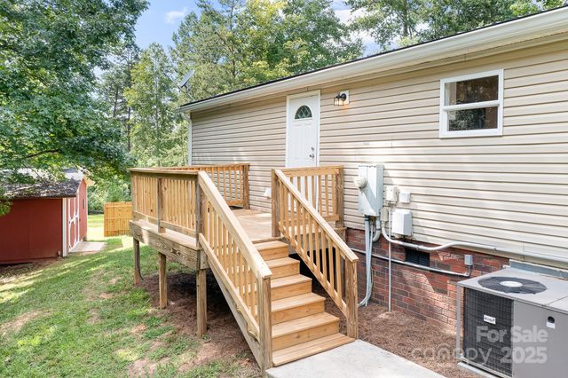 136 Ridge Creek Drive, Troutman, NC 28166
