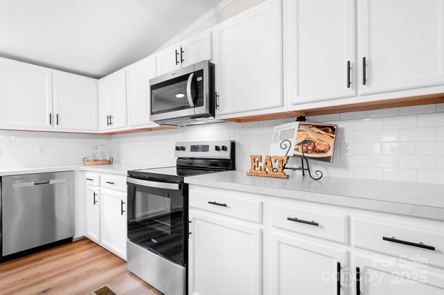136 Ridge Creek Drive, Troutman, NC 28166