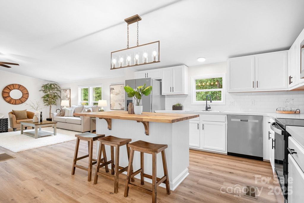 136 Ridge Creek Drive, Troutman, NC 28166