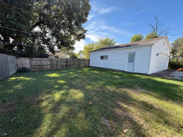 1605 Madison Avenue, Evansville, IN 47714
