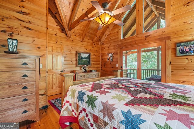 24 Indian Lake Road, Mineral Bluff, GA 30559