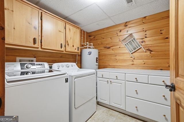 24 Indian Lake Road, Mineral Bluff, GA 30559