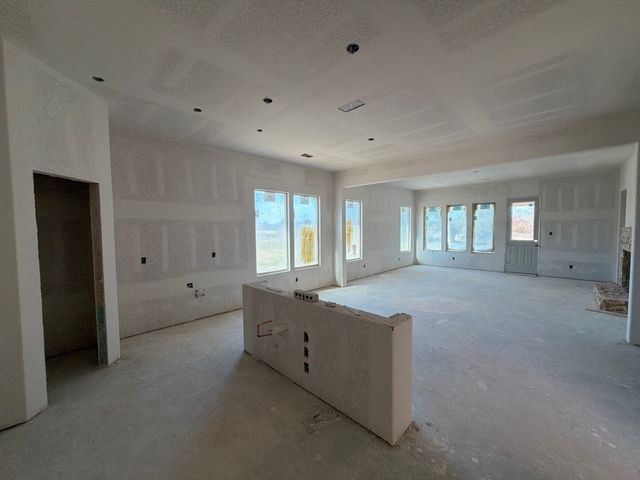 1249 Sabine River Lane, Springtown, TX 76082