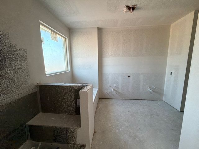 1249 Sabine River Lane, Springtown, TX 76082