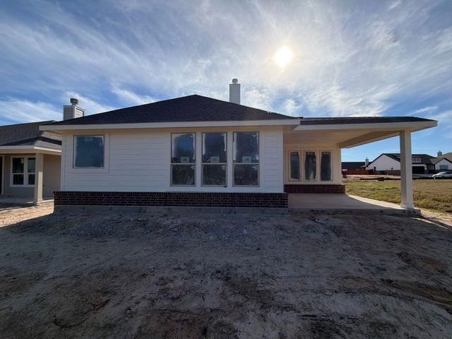 1249 Sabine River Lane, Springtown, TX 76082