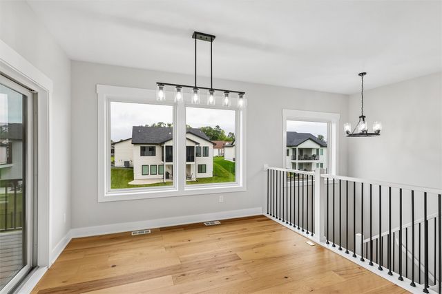 17321 N Valley Drive, Urbandale, IA 50263