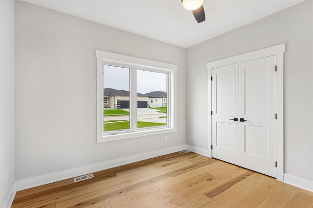 17321 N Valley Drive, Urbandale, IA 50263