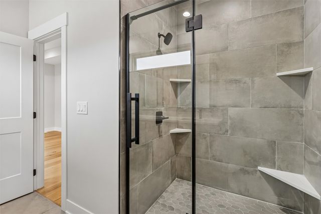 17321 N Valley Drive, Urbandale, IA 50263