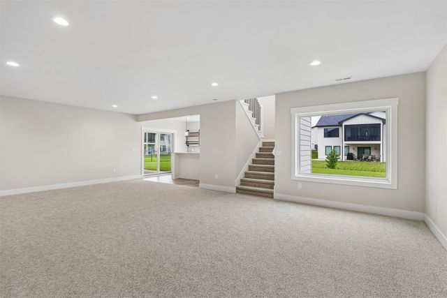 17321 N Valley Drive, Urbandale, IA 50263