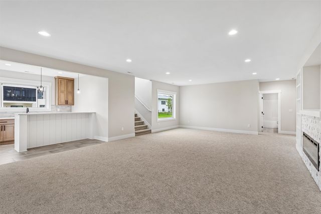 17321 N Valley Drive, Urbandale, IA 50263