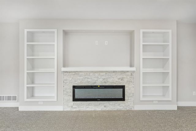 17321 N Valley Drive, Urbandale, IA 50263