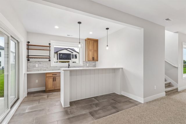 17321 N Valley Drive, Urbandale, IA 50263