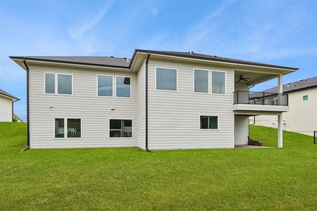 17321 N Valley Drive, Urbandale, IA 50263
