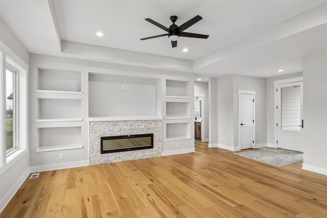 17321 N Valley Drive, Urbandale, IA 50263