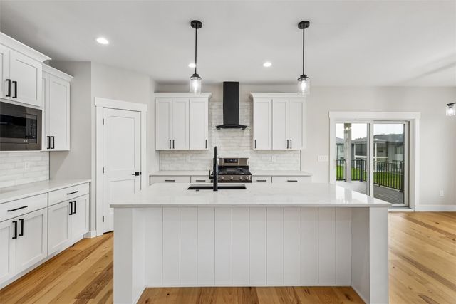 17321 N Valley Drive, Urbandale, IA 50263