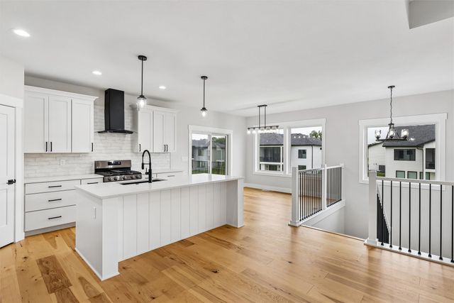 17321 N Valley Drive, Urbandale, IA 50263