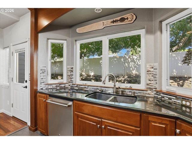 2131 Nw FARGO Loop, Camas, WA 98607
