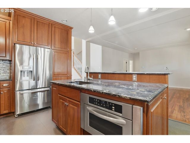 2131 Nw FARGO Loop, Camas, WA 98607