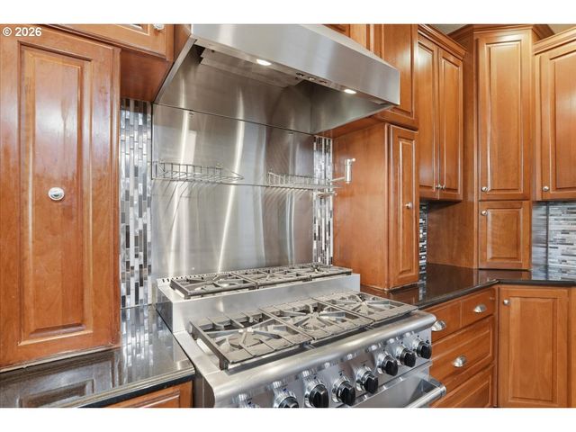 2131 Nw FARGO Loop, Camas, WA 98607