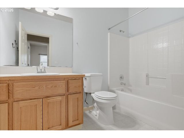 2131 Nw FARGO Loop, Camas, WA 98607