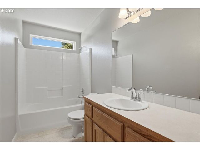 2131 Nw FARGO Loop, Camas, WA 98607