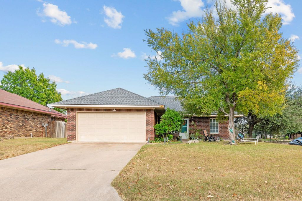 618 Northern TRL, Leander, TX 78641
