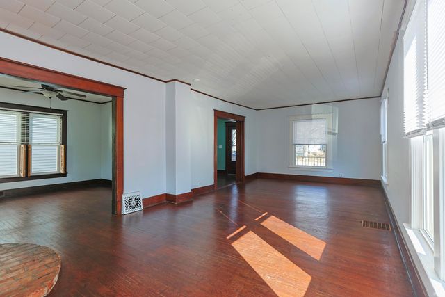 811 S 6Th Street, Goshen, IN 46526