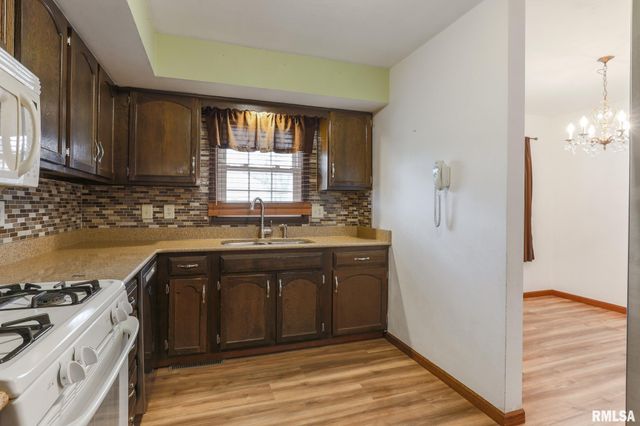 204 CYPRESS Street, Pekin, IL 61554