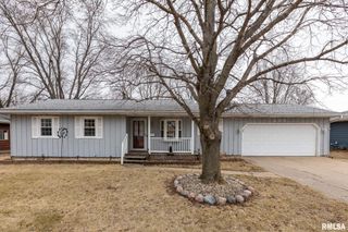 204 CYPRESS Street, Pekin, IL 61554