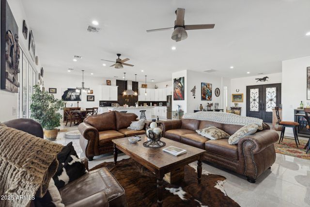 6786 W PALOMINO Way, Coolidge, AZ 85128