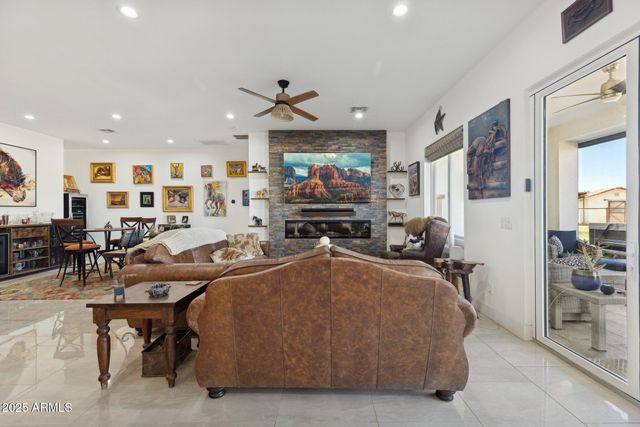 6786 W PALOMINO Way, Coolidge, AZ 85128