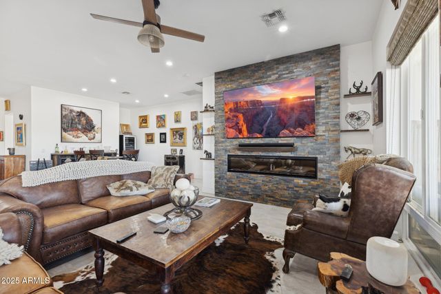 6786 W PALOMINO Way, Coolidge, AZ 85128