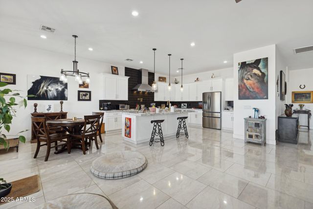 6786 W PALOMINO Way, Coolidge, AZ 85128