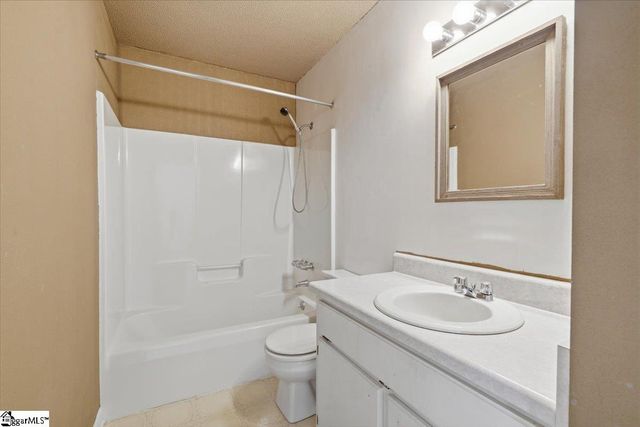 1024 Summit Drive, Greenville, SC 29609