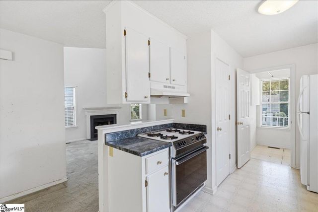 1024 Summit Drive, Greenville, SC 29609