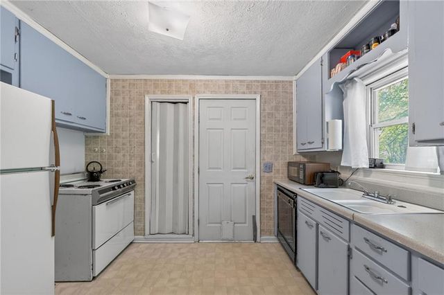 7400 Lamar Avenue, Overland Park, KS 66204